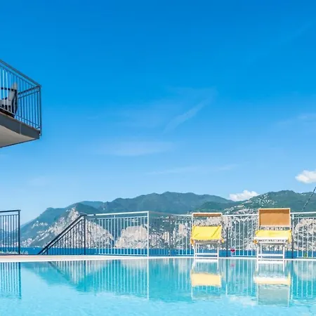 Casa Marinella 호텔 3*