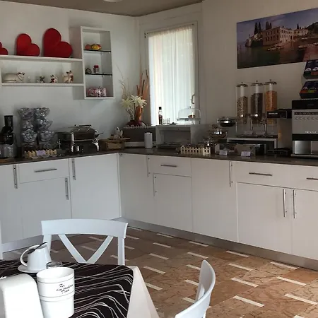 Casa Marinella 호텔 말세진느